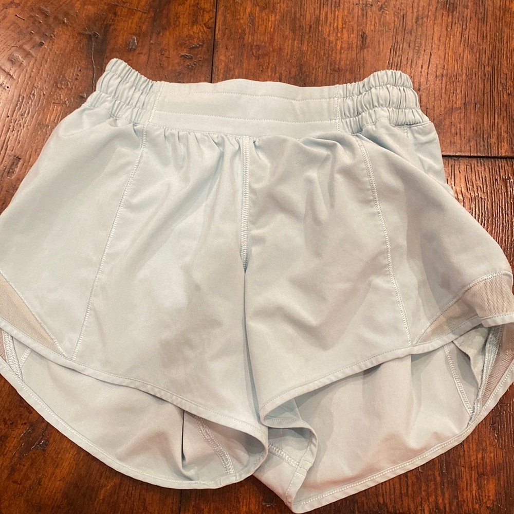 Hotty Hot shorts, 4 length, size 2 GREAT CONDITION! rare color